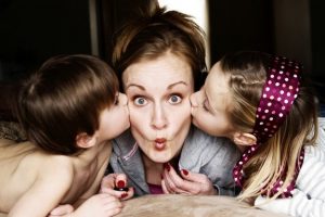 La razón por la que muchas mamás confunden los nombres de sus hijos