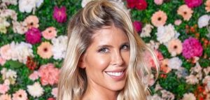 ¡Con todo! Cote López derrochó sensualidad en su primera aparición pública tras volver a Chile