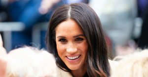 Mujer gastó 15 millones de pesos en cirugías para ser igual a Meghan Markle y así quedó