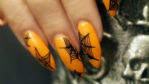 ¿Disfrazarte no es para ti? ¡Puedes intentar "disfrazar" tus uñas!