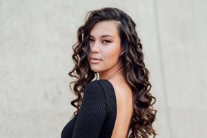 Michelle Carvalho sorprendió con osada sesión al desnudo en Instagram