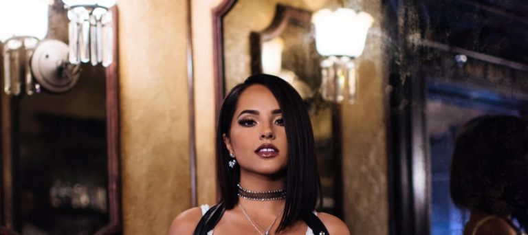 Con este video Becky G anunció el lanzamiento de nueva canción