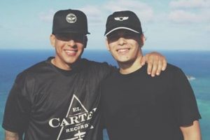 Conoce al hijo menor de Daddy Yankee que hace furor en redes sociales