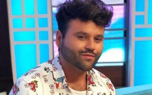 Suro Solar fuertemente criticado en redes sociales por "extraño" video que compartió