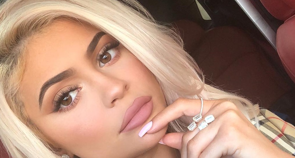 Kylie Jenner no aguantó más y volvió a retocarse los labios