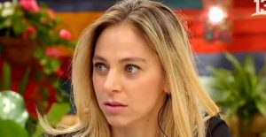 Mariana Derderián tuvo tensa discusión con concejala que se fue en contra de Daniela Vega en "Bienvenidos"