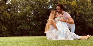 Mira la hermosa foto que compartió Benjamín Vicuña de su pequeña hija