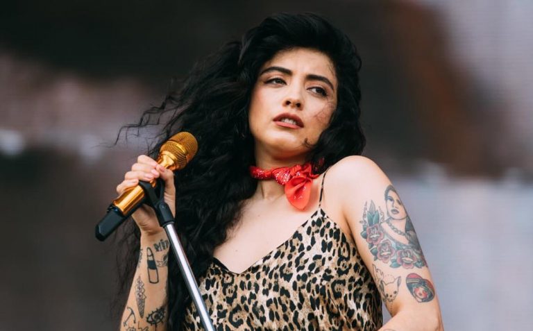 Mon Laferte compartió tiernas fotos junto a su madre