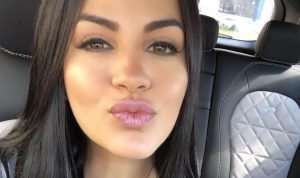 Natti Natasha revoluciona las redes sociales por detalle de foto en bikini