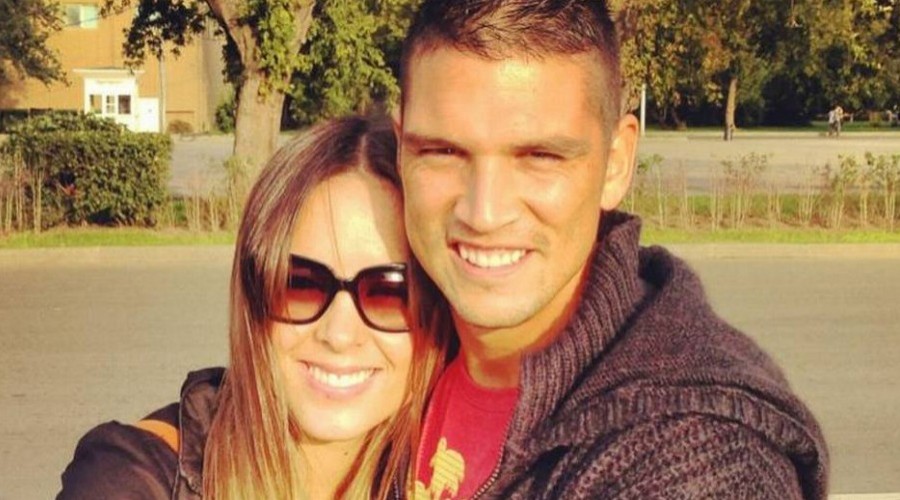 Así disfrutan Maura Rivera y Mark González de sus vacaciones en Isla de Pascua