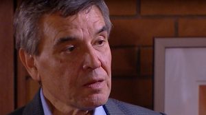 'Que se lave la boca': El motivo por el que el personaje de Alejandro Goic en "Casa de Muñecos" es criticado por televidentes