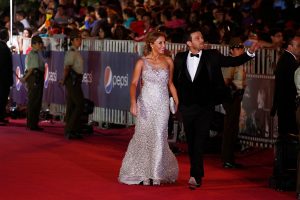 Chilevisión busca reunir a Julián Elfenbein y Karen Doggenweiler