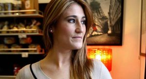 Belén Mora defendió a Kike Morandé tras crítica de una seguidora: "Nos escucha y respeta"