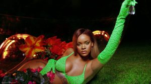 Chris Brown comenta sensual foto de Rihanna y sus fans lo amenazan