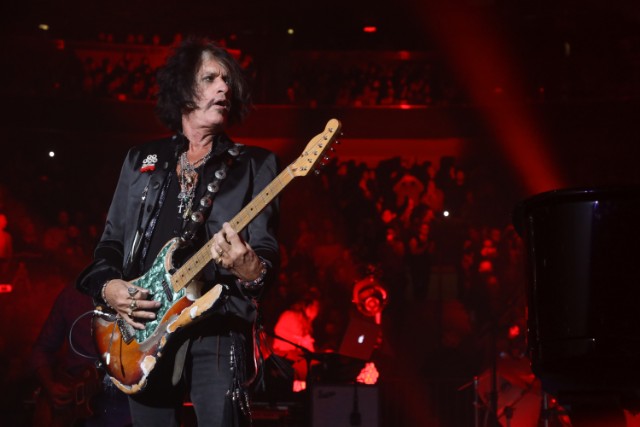 Guitarrista de Aerosmith fue hospitalizado de urgencia en Nueva York enseguida después de un show