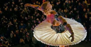 Estos son los lugares por donde pasará "La Bailarina" gigante de Santiago a Mil