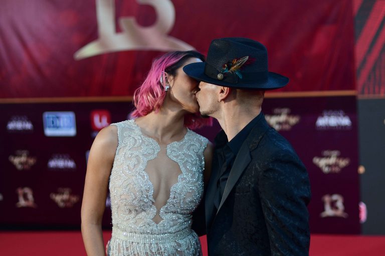 Lisandra Silva declara su amor a Raúl Peralta con una romántica escena de película