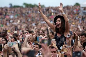 "Modo festival": Así es la nueva función de Tinder para conocer gente