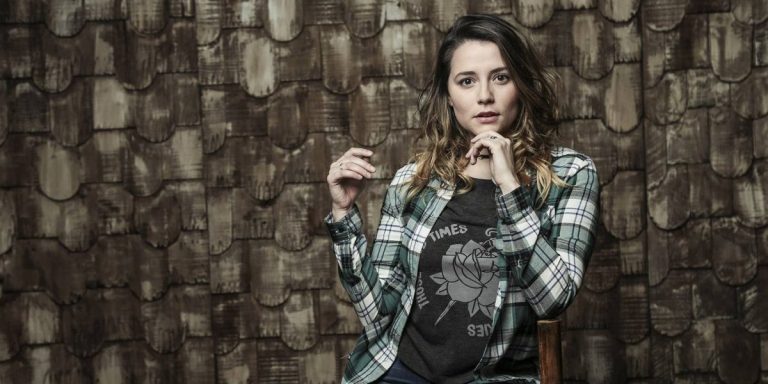 Magdalena Müller confiesa cómo es besar a uno de sus mejores amigos