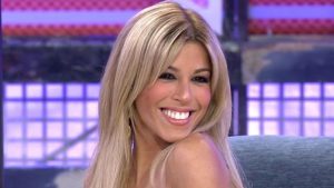 Solo falta el novio parece: Oriana Marzoli sorprende luciendo un vestido de novia