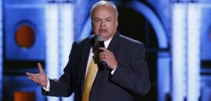 Álvaro Salas alista su regreso a la TV como jurado de un programa humorístico