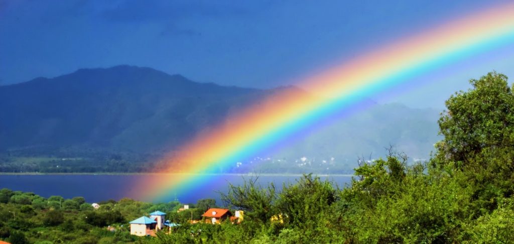 vacío Poderoso Sostener Hermoso! Video muestra la forma redonda de un arcoíris completo — FMDOS