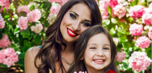 Perla Ilich se defiende ante críticas por "escalofriante" disfraz de su pequeña hija