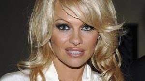 Pamela Anderson criticó al movimiento #MeToo: "Paraliza a los hombres"