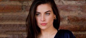 Ingrid Cruz sacó aplausos con sensual foto posando en lencería desde la cama