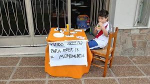 ¡Qué ternura! Niño de 6 años vende sus juguetes para ver la final de la Copa Libertadores