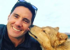 Pancho Saavedra regala viaje a las mujeres expulsadas del Lago Ranco