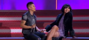 ¡El amor se siente en 'Rojo'! Ernesto Bravo le pide pololeo a Camila Vásquez