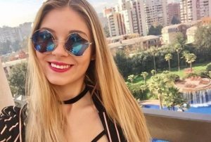 Yadranka Tomic sorprende con colorido cambio de look