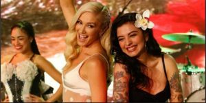 Gwen Stefani reconoció que no sabía de Mon Laferte antes de cantar con ella