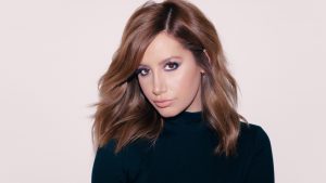La actriz Ashley Tisdale revoluciona las redes sociales con su cambio de look más radical