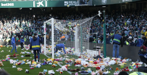 Lluvia de peluches en España para regalos a niños de escasos recursos