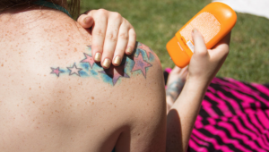 Cuida tus tatuajes en este verano con estos consejos