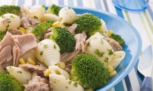 Prueba esta rica receta de ensalada de pasta veraniega