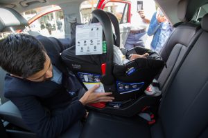 La correcta instalación de una silla de auto para niños reduciría hasta en un 80% la posibilidad de muerte