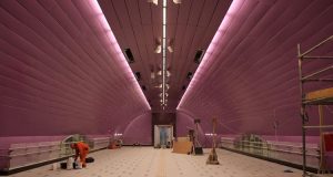 Metro de Santiago causa furor al revelar el color de una de las estaciones de la Línea 3