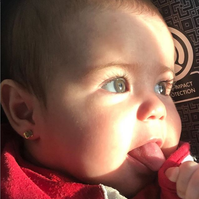 Faloon Larraguibel enamora con foto de su hija pequeña