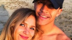¿Se le escapó?: Alexis Sánchez le da "like" a una foto de Mayte Rodríguez