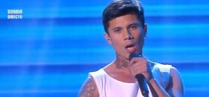 Felipe Galindo sufrió nuevo fail en plena presentación en "Rojo"