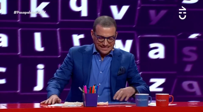 Broma de Julián a Pato Sotomayor en "Pasapalabra" provocó que el público lo echara