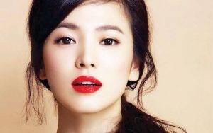 Las mujeres que desafían los estrictos cánones de belleza de Corea del Sur