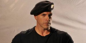 Así despidieron ex reclutas de "Pelotón" al instructor René O'Ryan