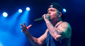 Residente lanza irónica respuesta frente a reclamo de reguetoneros por Grammy