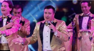 El intérprete de lengua de señas que se robó las miradas en la Teletón