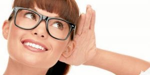 Mujer despertó un día y no pudo volver a escuchar la voz de los hombres