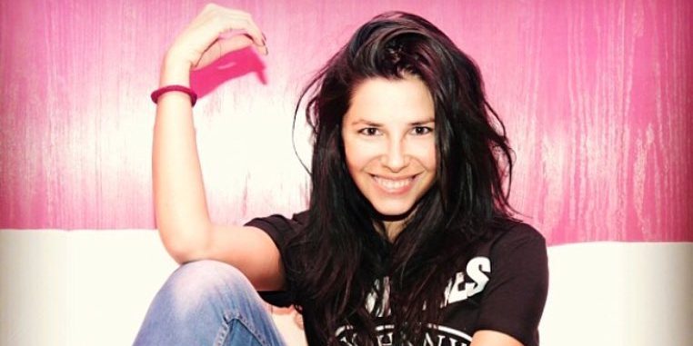 Dayana Amigo sorprendió con osado look en la premiere de "No quiero ser tu hermano"